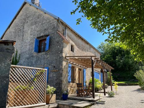 Magny-Lambert House | Maison les Bleuets - Hot tub