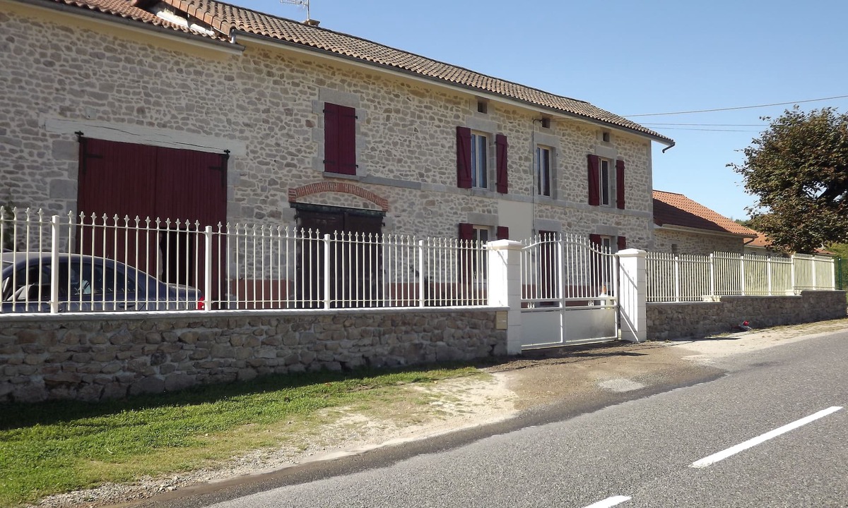Compreignac House | Maison Limousine en Pierre Apparentes