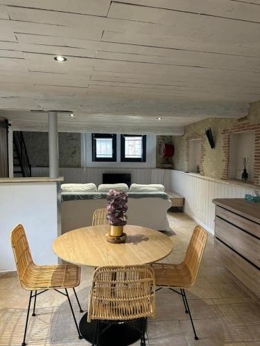 Villasavary Apartment | Maison loft au cachet ancien