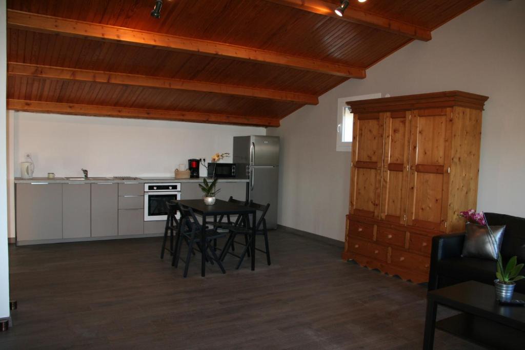 Pignans Apartment | Maison Loubiere