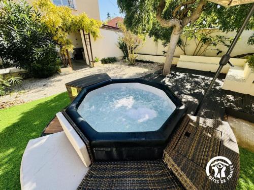 Marcorignan House | Maison Magnolia