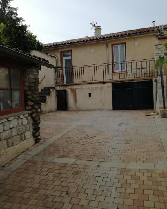 Le Teil Apartment | Maison Manso