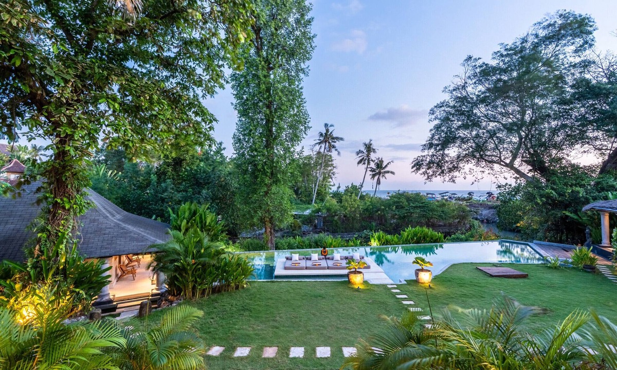 Cemagi Villa | Maison Matisse - 5BR Seseh Beachfront Villa