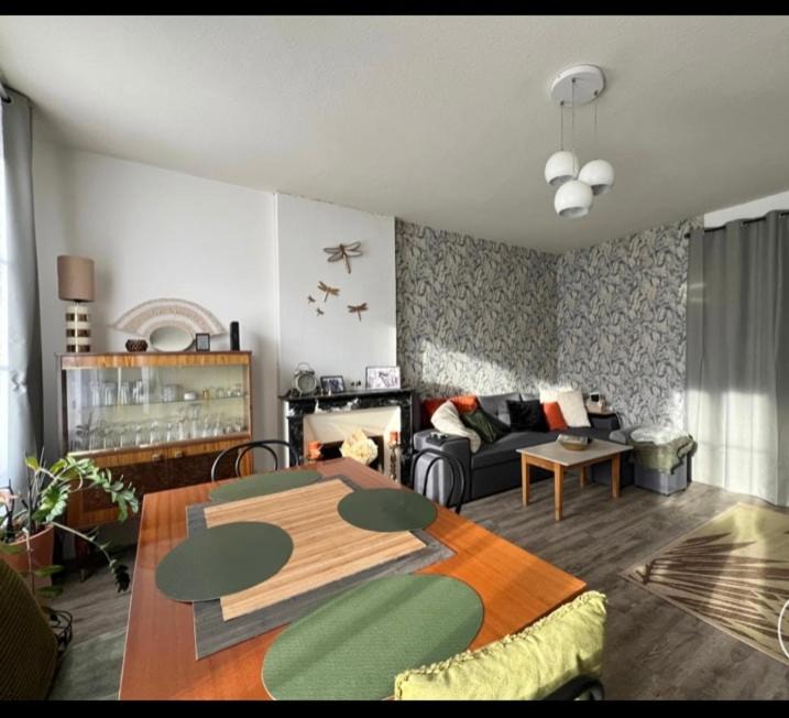 Saint-Amand-Montrond Apartment | Maison meublé