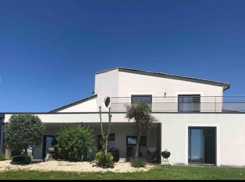 Beaumont-de-Lomagne House | maison moderne avec piscine