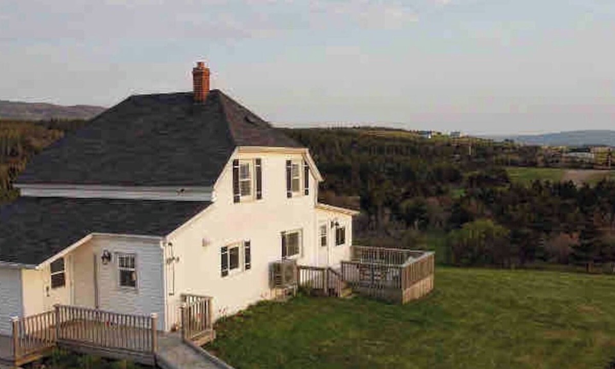 Cap Le Moine House | Maison Moineaux - Delaney House