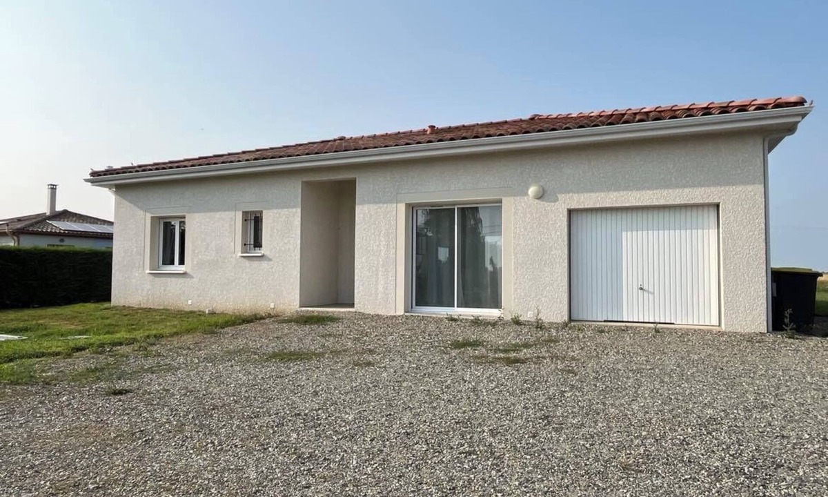 Saint-Elix-le-Chateau House | Maison Neuve à la Campagne