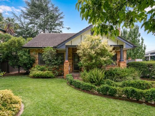 Benalla House | Maison on Mair