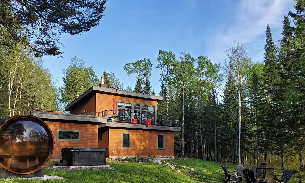 Saint-Tite-des-Caps Cottage | MAISON OSLO – Toit-terrasse - rivière, spa et sauna