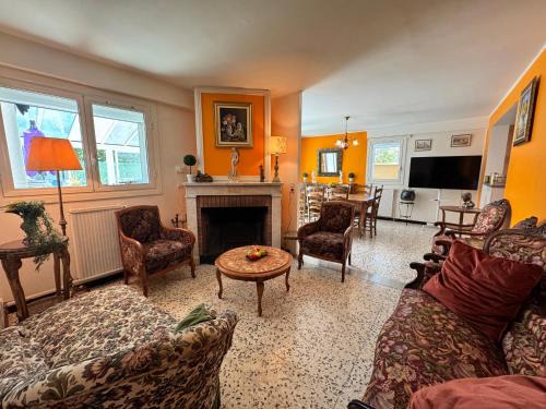 Digne-les-Bains Villa | Maison Petite Florence Provençale by Bookingfuté