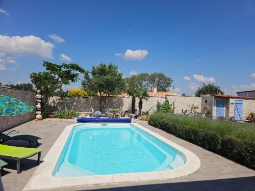 Bourgneuf-en-Retz House | maison piscine clos ,wifi, pas de chien , 2 chambres près de la mer