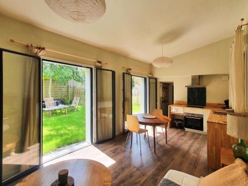 Bouguenais Apartment | Maison plain-pied avec jardin