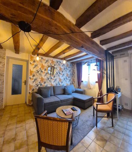 Brain-sur-Allonnes House | Maison plein centre