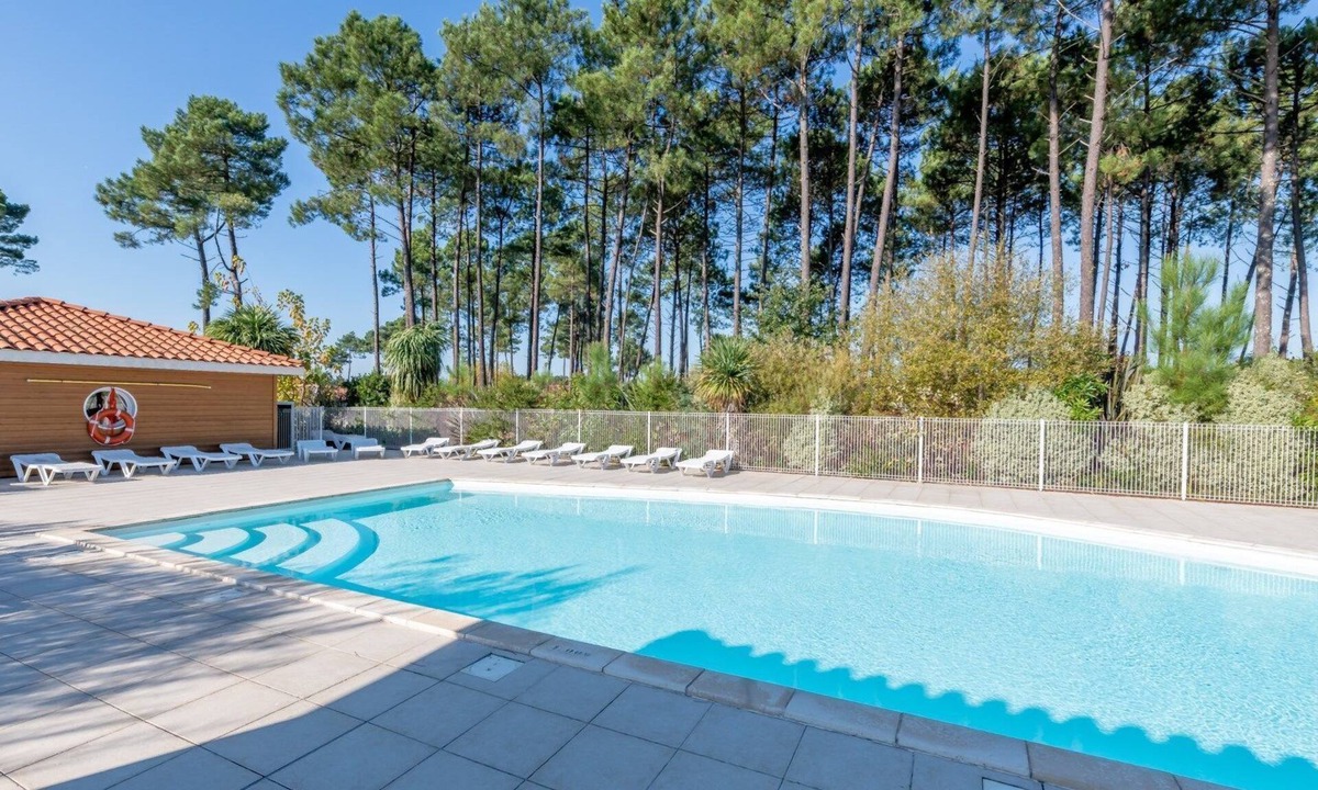 Parentis-en-Born Condo | Maison près du lac | Piscines + Toboggan