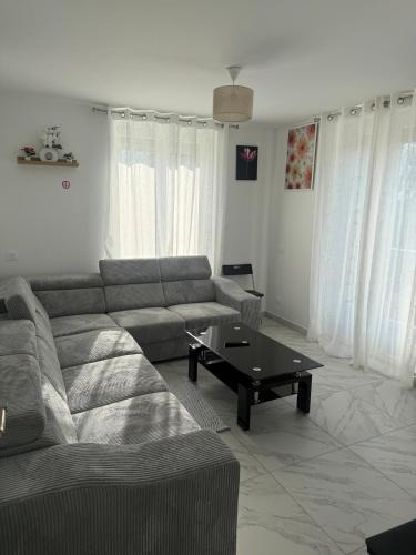 Villiers-le-Bel Apartment | Maison proche Charles de Gaulle et Paris L1