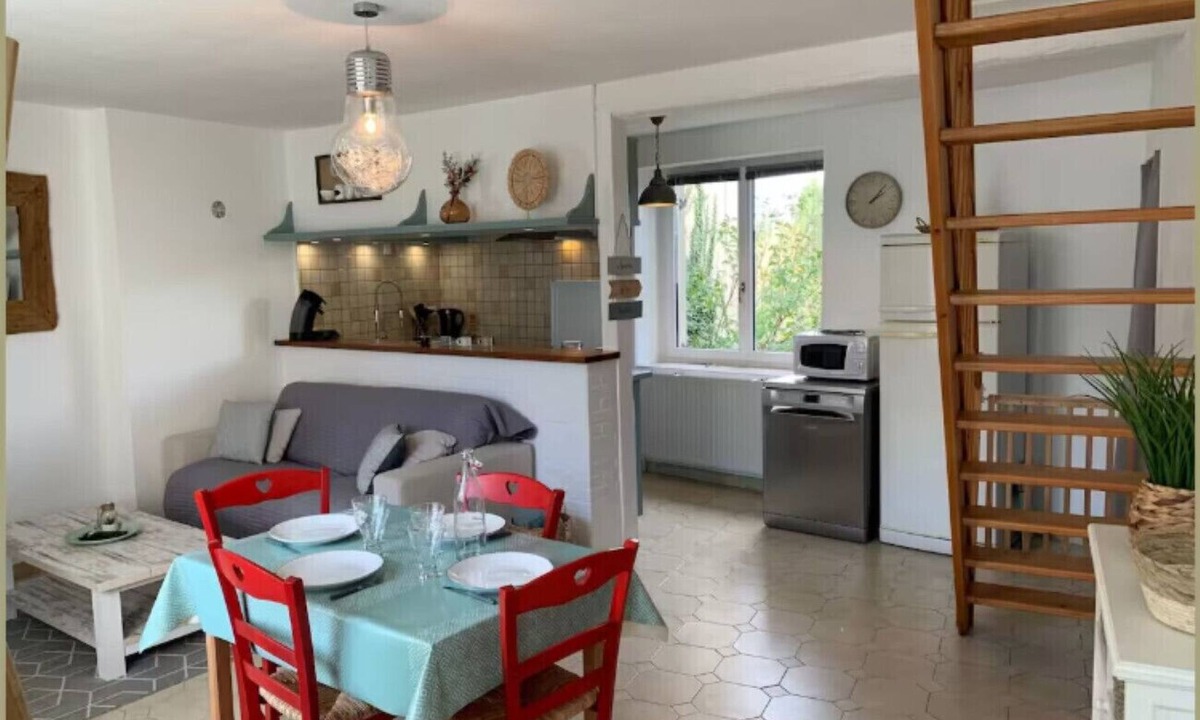 Chateauroux Apartment | Maison proche du lac-4 pers-wifi-cour