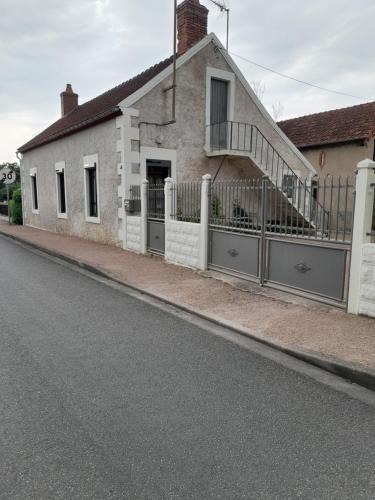Thiel-sur-Acolin House | Maison proche le PAL 4kms