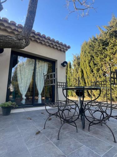 Codolet House | Maison provençale proche du lac