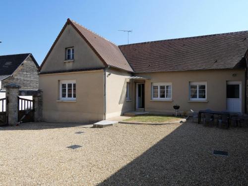Thivars House | Maison rénovée avec jardin, 3 chambres, à 10 min de Chartres, idéale pour familles et escapades romantiques - FR-1-581-114