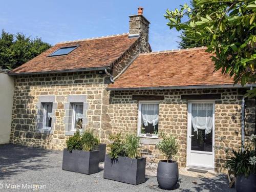 La Coulonche House | Maison rénovée en pierre, animaux acceptés, proche Bagnoles-de-l'Orne - FR-1-497-222