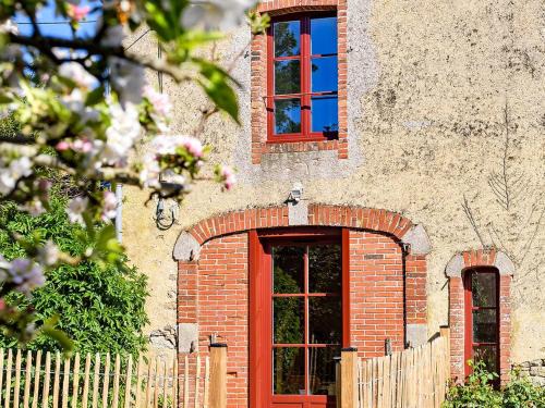 Mortagne-sur-Sevre House | Maison rénovée à Mortagne-sur-Sèvre avec terrasse et WiFi - FR-1-426-599