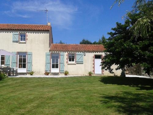 Saint-Martin-des-Tilleuls House | Maison rénovée avec piscine chauffée et jardin clos, proches commodités - Saint-Martin-des-Tilleuls - FR-1-426-335
