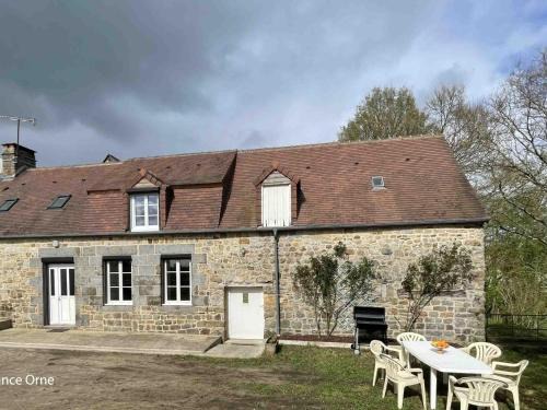La Haute-Chapelle House | Maison restaurée avec charme à Domfront, animaux admis, wifi, près des pistes cyclables - FR-1-497-201