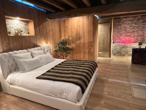 Faverolles House | Maison romantique avec jacuzzi privatif
