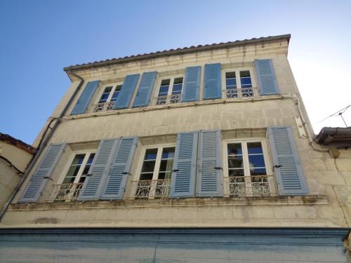 Aubeterre-sur-Dronne Apartment | Maison Saint Jacques