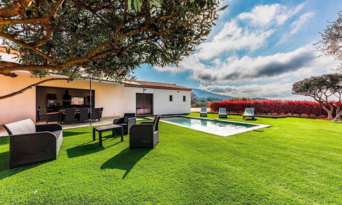 Aups House | Maison Sanchez - Maison Climatisée avec Piscine
