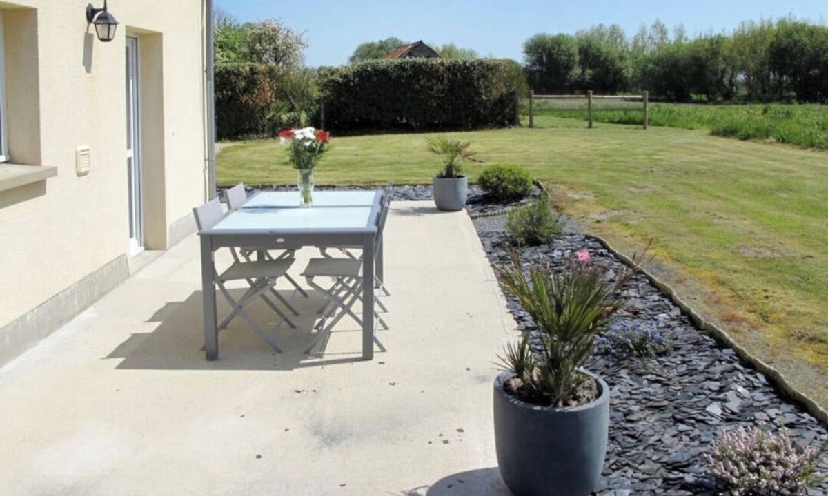 Creances House | Maison Située Dans une Impasse