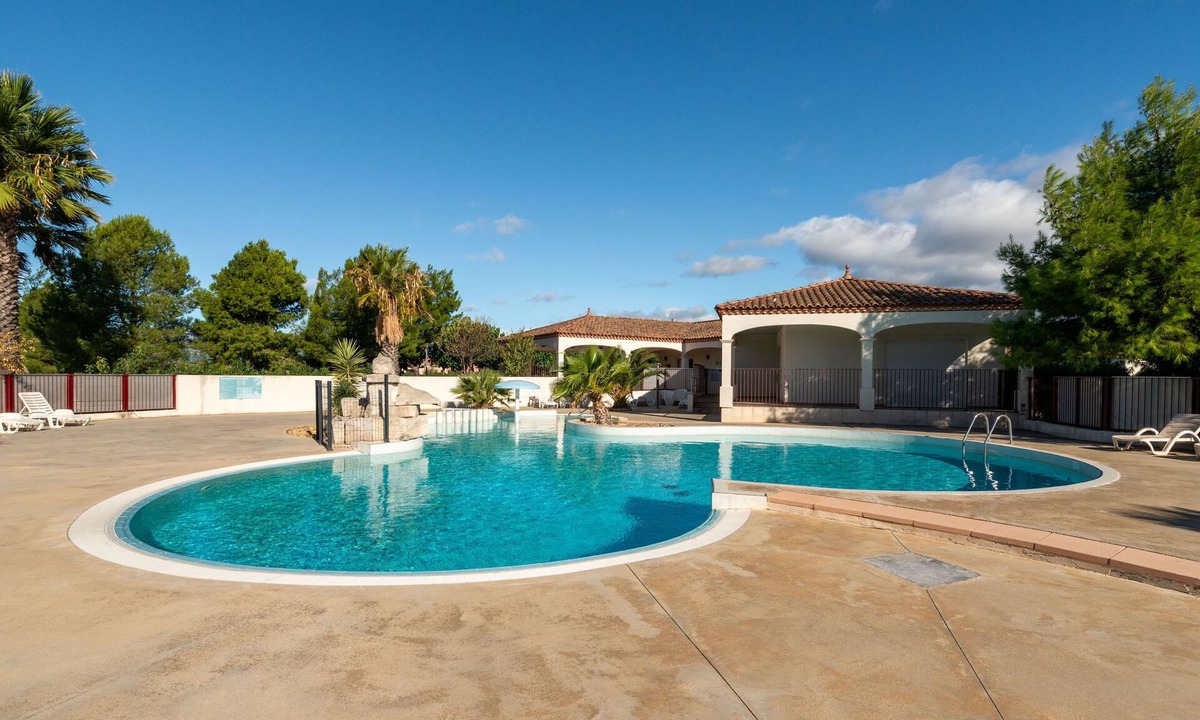 Homps House | Maison spacieuse, accès 2 Piscines + Gym