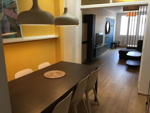 Lille Apartment | Maison spacieuse à la déco moderne