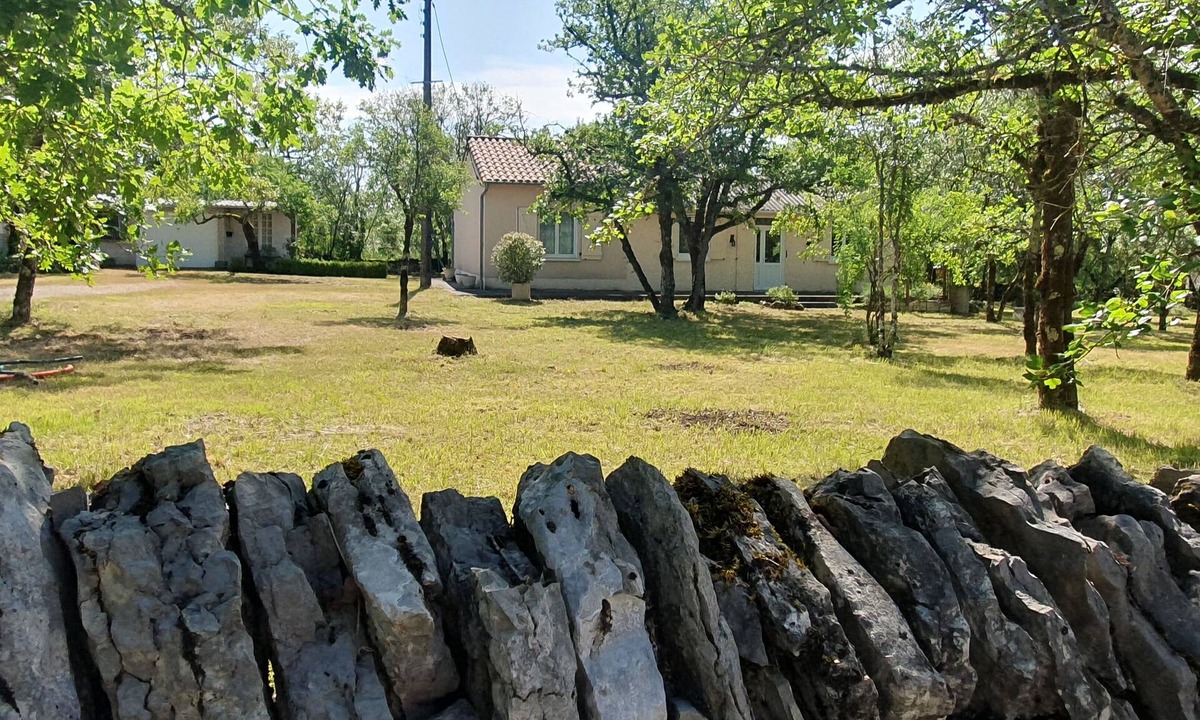 Montvalent House | Maison sur un Terrain Boisé, Proche Rocamadour