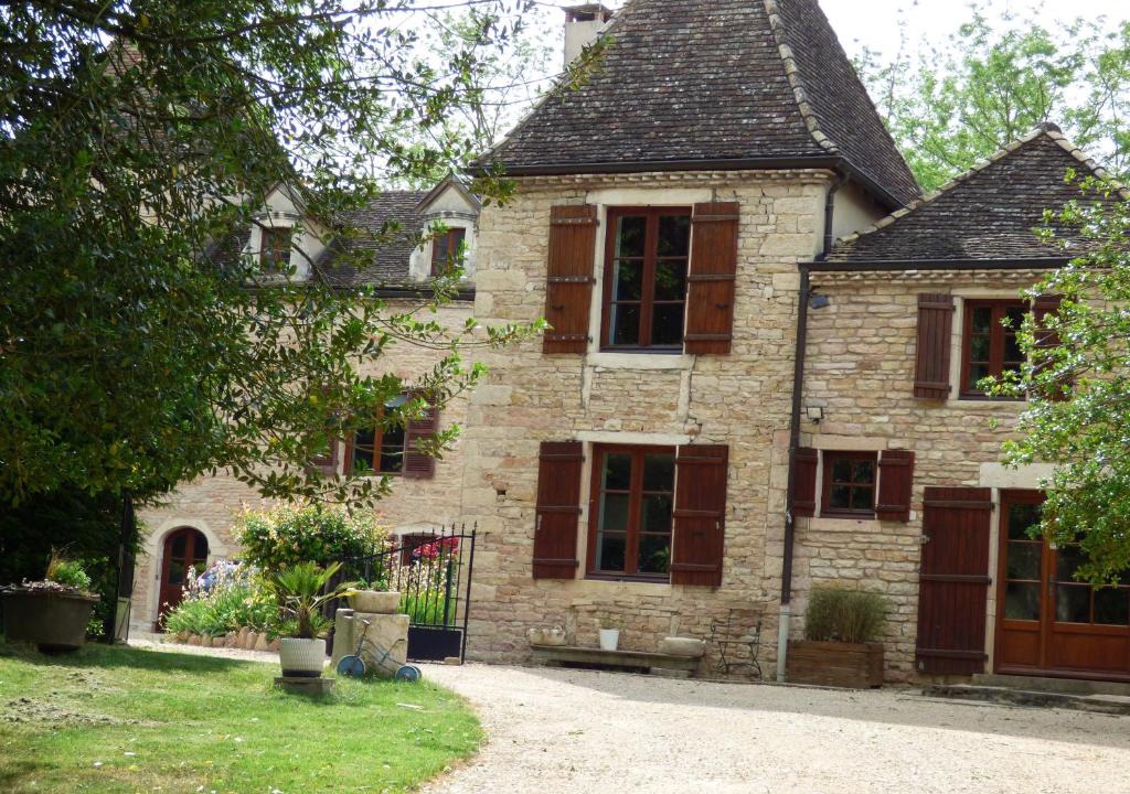 Tournus Apartment | MAISON SYLVAIN