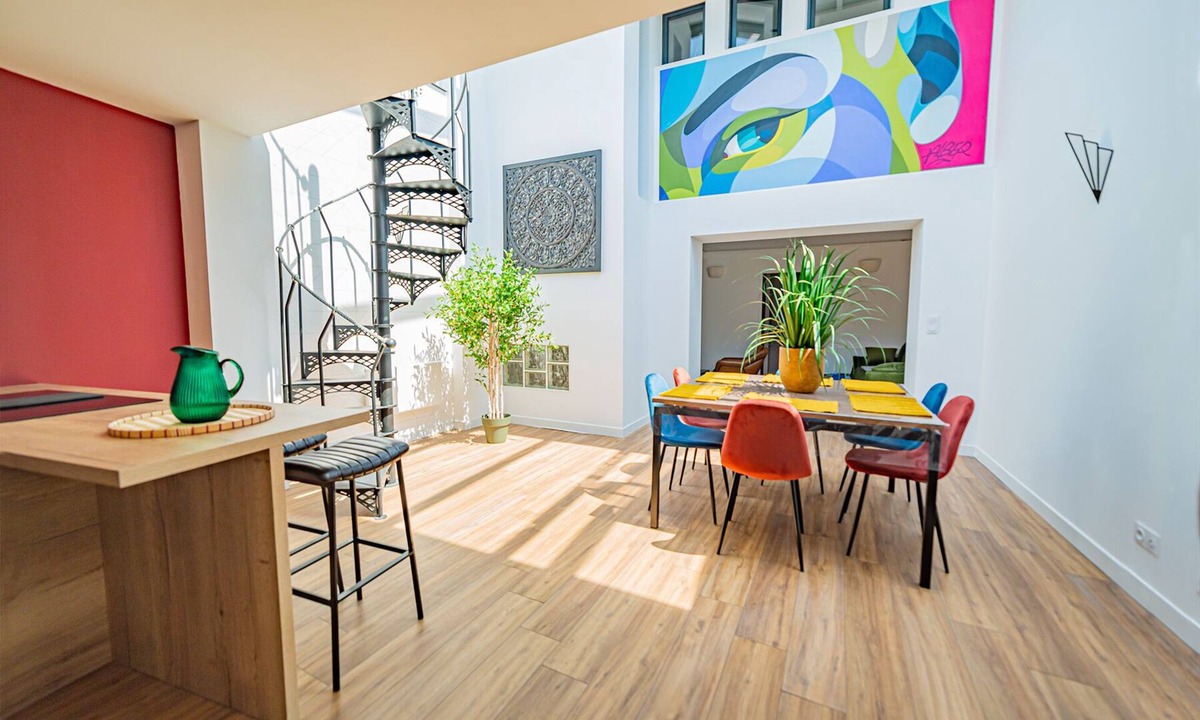 Libourne House | Maison Type Loft Avec Jacuzzi et Terrasse sur les Toits