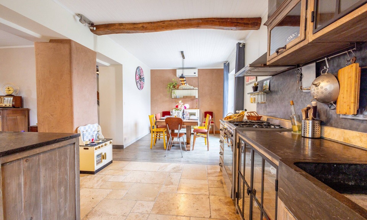 Saint-Bueil Villa | Maison Typique Dauphinoise 8/9 Personnes Entre Lacs et Montagnes