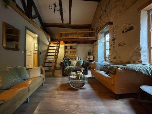 Saint-Didier-sur-Beaujeu House | Maison Vigneron - Maison et Studio