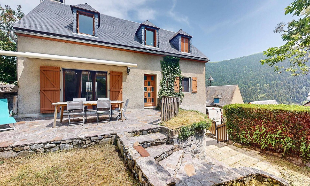 Aulon House | Maison vue sur les montagnes