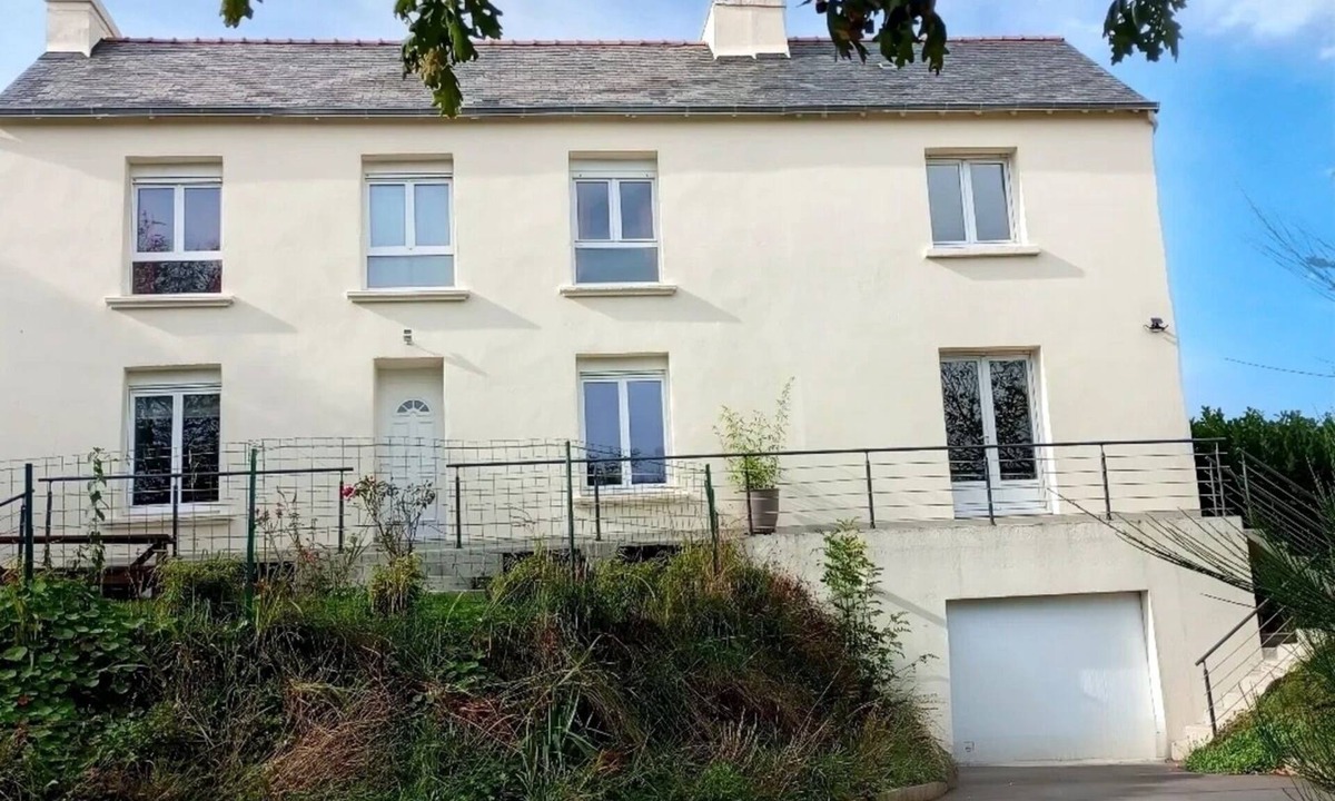 Landrevarzec House | Maisonette with garden