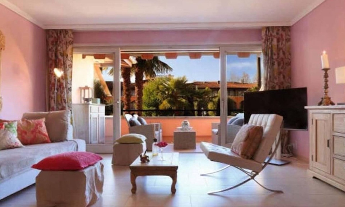 Ascona Apartment | Maisonettewohnung in Residenz des Giardino Ascona by Interhome
