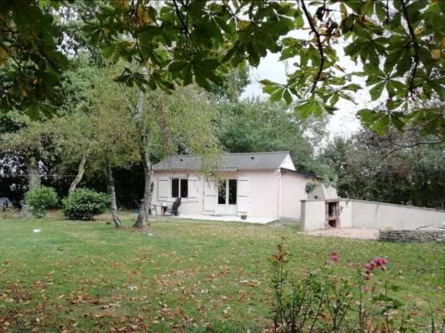 La Couyere House | Maisonnette à la campagne