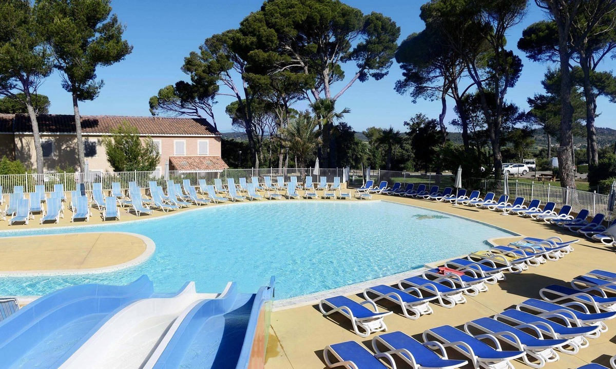 Aubais House | Maisonnette Duplex | Accès Mini-Golf + Piscine