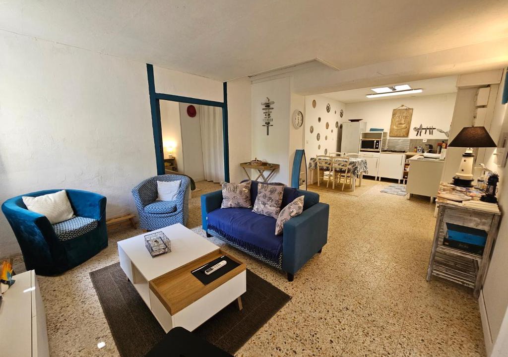 Landeronde House | Maisonnette Marine