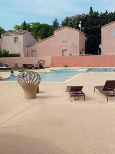 Saint-Christol Villa | Maisonnette toute équipée au milieu des vignes