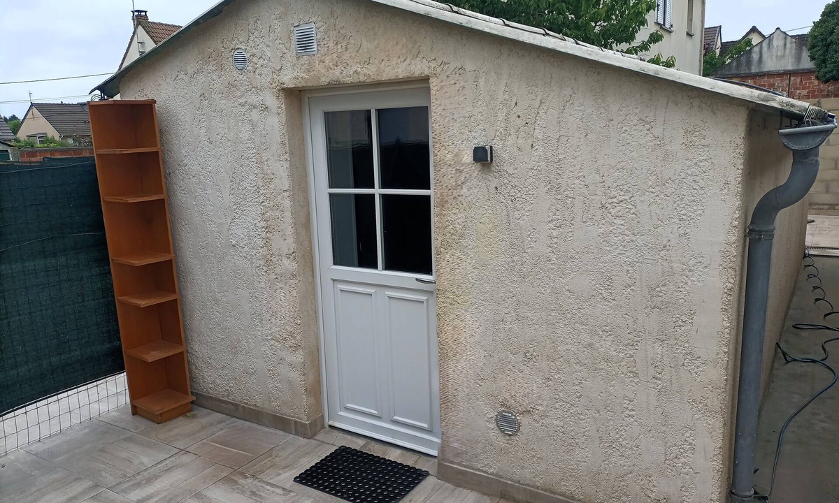 Puiseux-en-France Apartment | Maisonnette with two terraces - Near Parc Asterix