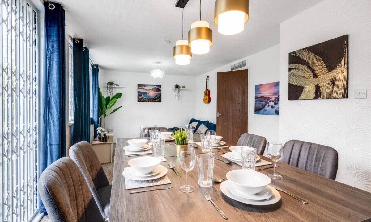 Belle Vue House | Majestic Gem - Pool Table - Coop/Etihad - Parking