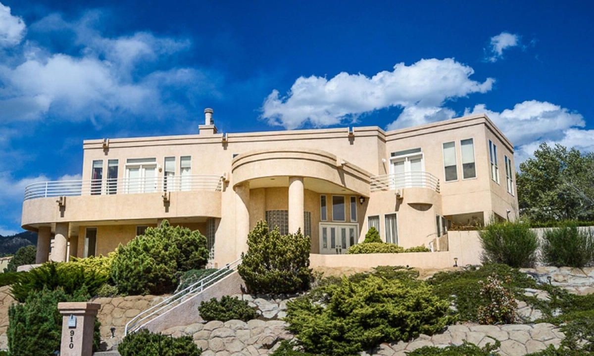 Northeast Heights House | MAJESTIC LUXURY IN THE ABQ FOOTHILLS!