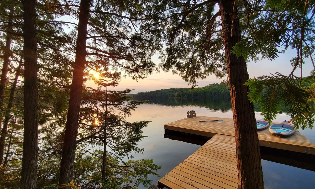Irondale Cottage | Majestic Moose Lakehouse | Private West-Facing Lakefront Retreat
