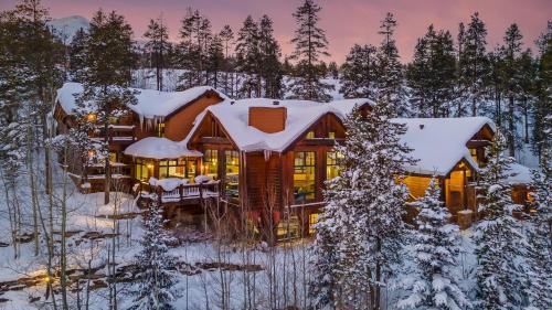 Four O'Clock House | Majestic Mountain Lodge